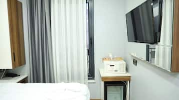 Economy Double Room, City View | In-room safe, free WiFi, bed sheets