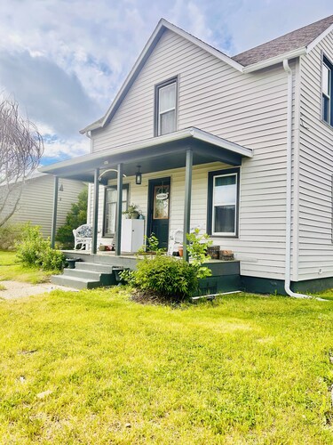 3-bedroom house near Medora ND and Glendive MT