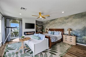 6 habitaciones, escritorio y tabla de planchar con plancha 