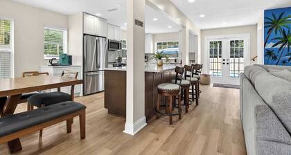 Sleeps 21 | Heated Pool, Spa, Mini Golf & Games