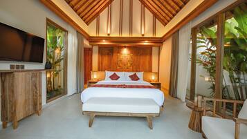 Luxury Villa, 1 Bedroom | In-room safe, blackout drapes, free WiFi