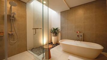 Luxury Villa, 1 Bedroom | Bathroom | Soap, shampoo, toilet paper