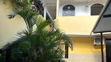 Fachada da propriedade