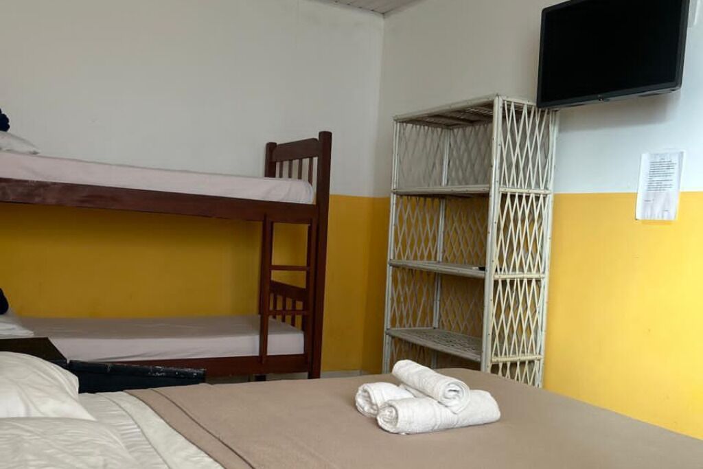 Minibar y ropa de cama 