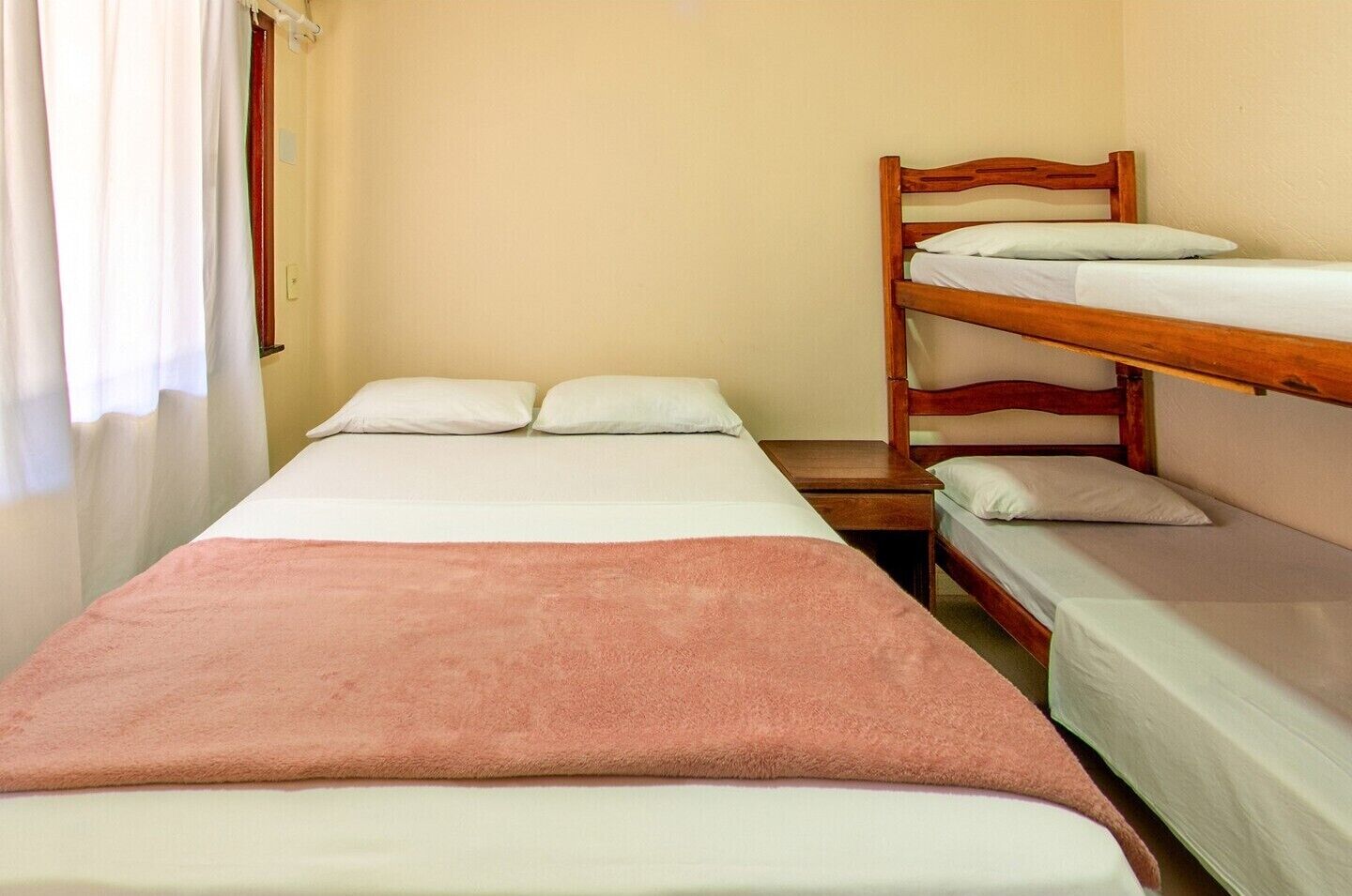 Wifi gratis y ropa de cama 