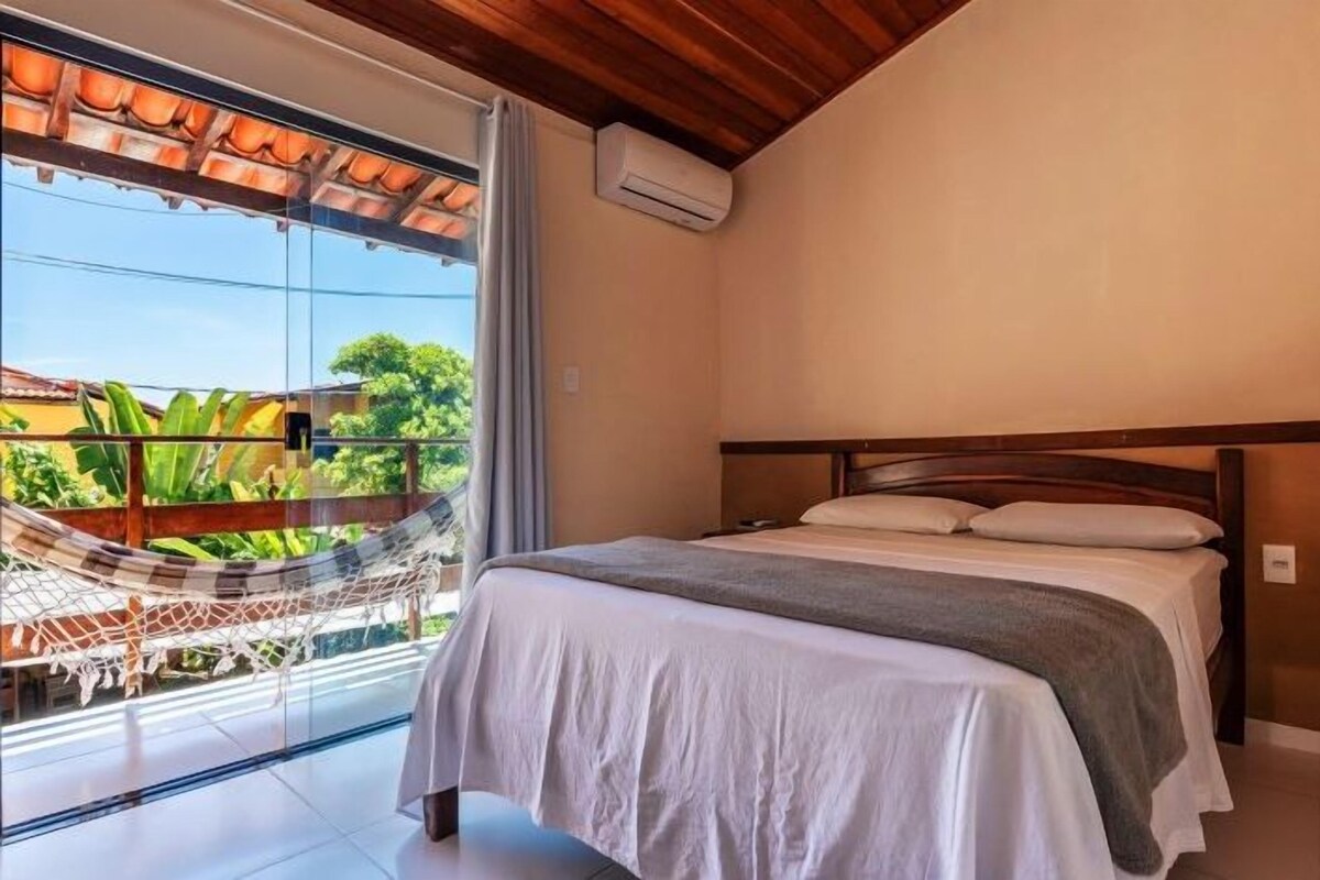 Minibar, WiFi (free), bed sheets