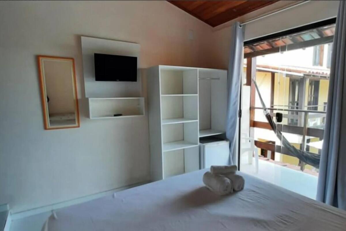 Chambre triple Standard, lanai | Accès au Wi-Fi (inclus), literie fournie