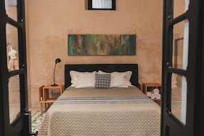 1 bedroom, iron/ironing board, internet, bed sheets - Charming Boutique Hotel Suite in the Heart of Merida (Mérida)