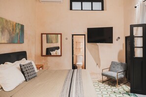 1 dormitori, planxa i posts de planxar, Internet i roba de llit 