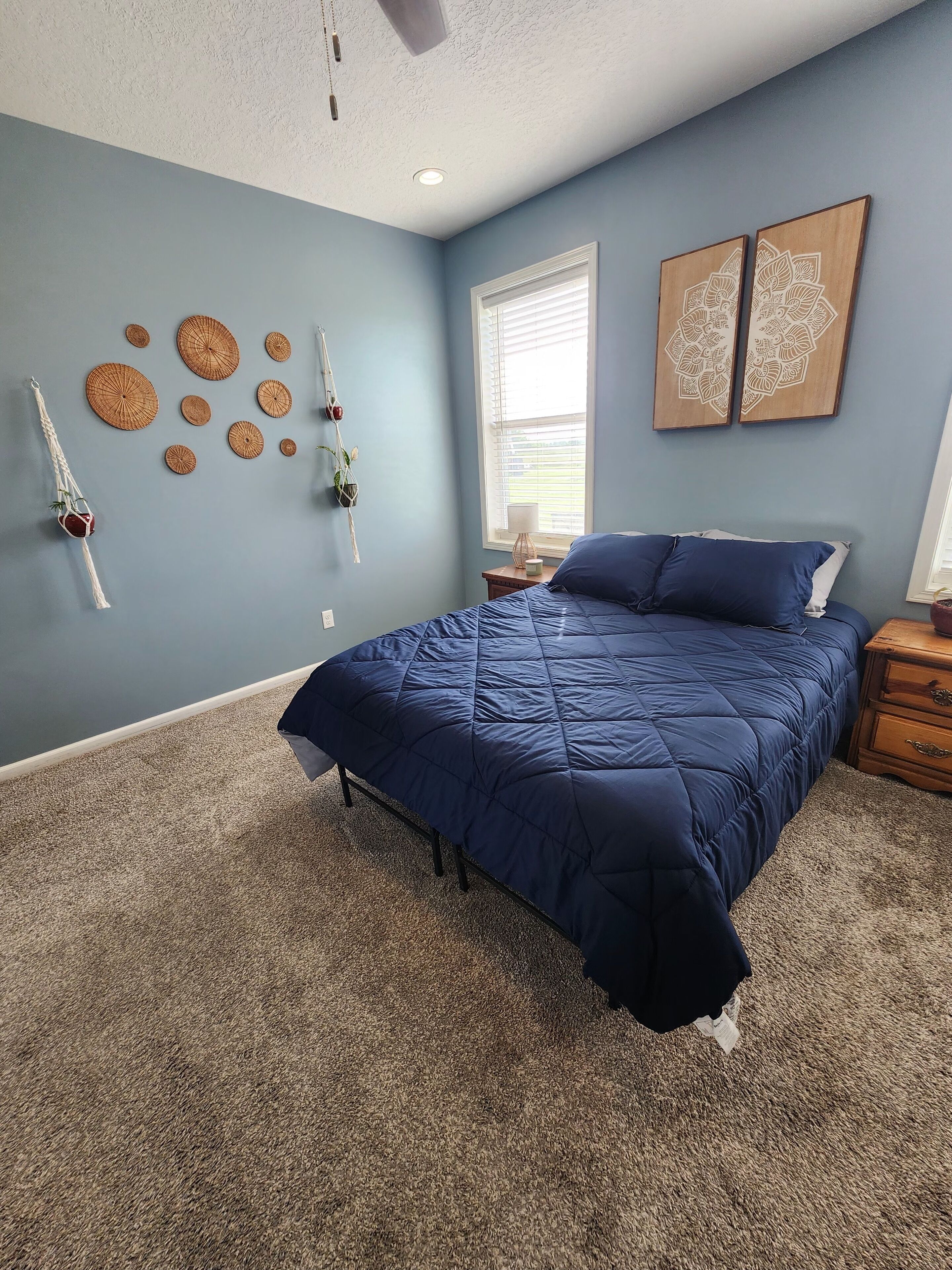 3 bedrooms, internet, bed sheets