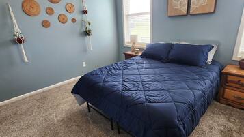3 bedrooms, internet, bed sheets