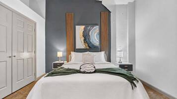 Iron/ironing board, travel crib, WiFi, bed sheets