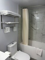 Superior Double Room | Bathroom
