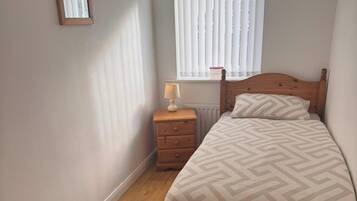 Iron/ironing board, WiFi, bed sheets