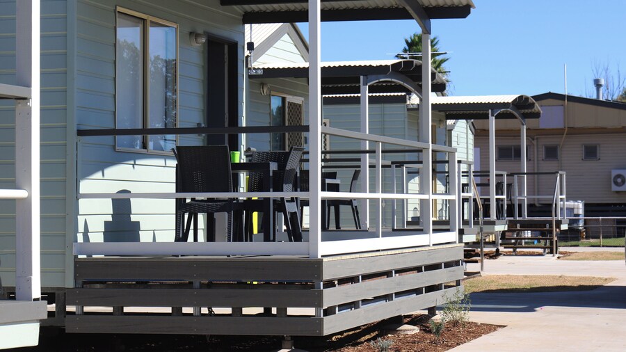 Longreach Starlight Cabins