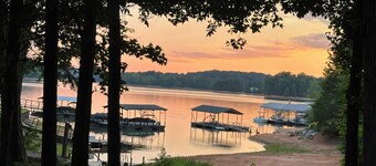 Sunset Cove - Lake Hartwell Lakefront Escape - KAYAKS AVAILABLE - Fire Pit