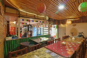 Khu ăn uống