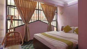 Classic Double or Twin Room | Desk, laptop workspace, free WiFi