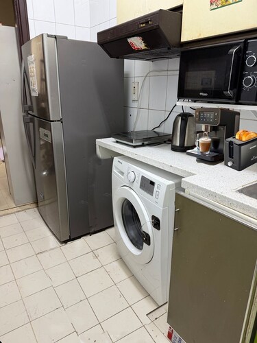 Prime City Center Location, Comfortable Accommodations with Breakfast WiFi & AC