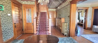 Historic EM Deming house in Marshfield. 1.7 miles.to Marshfield Clinic.
