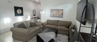 Spacious 4-bedroom house in charming El Paso