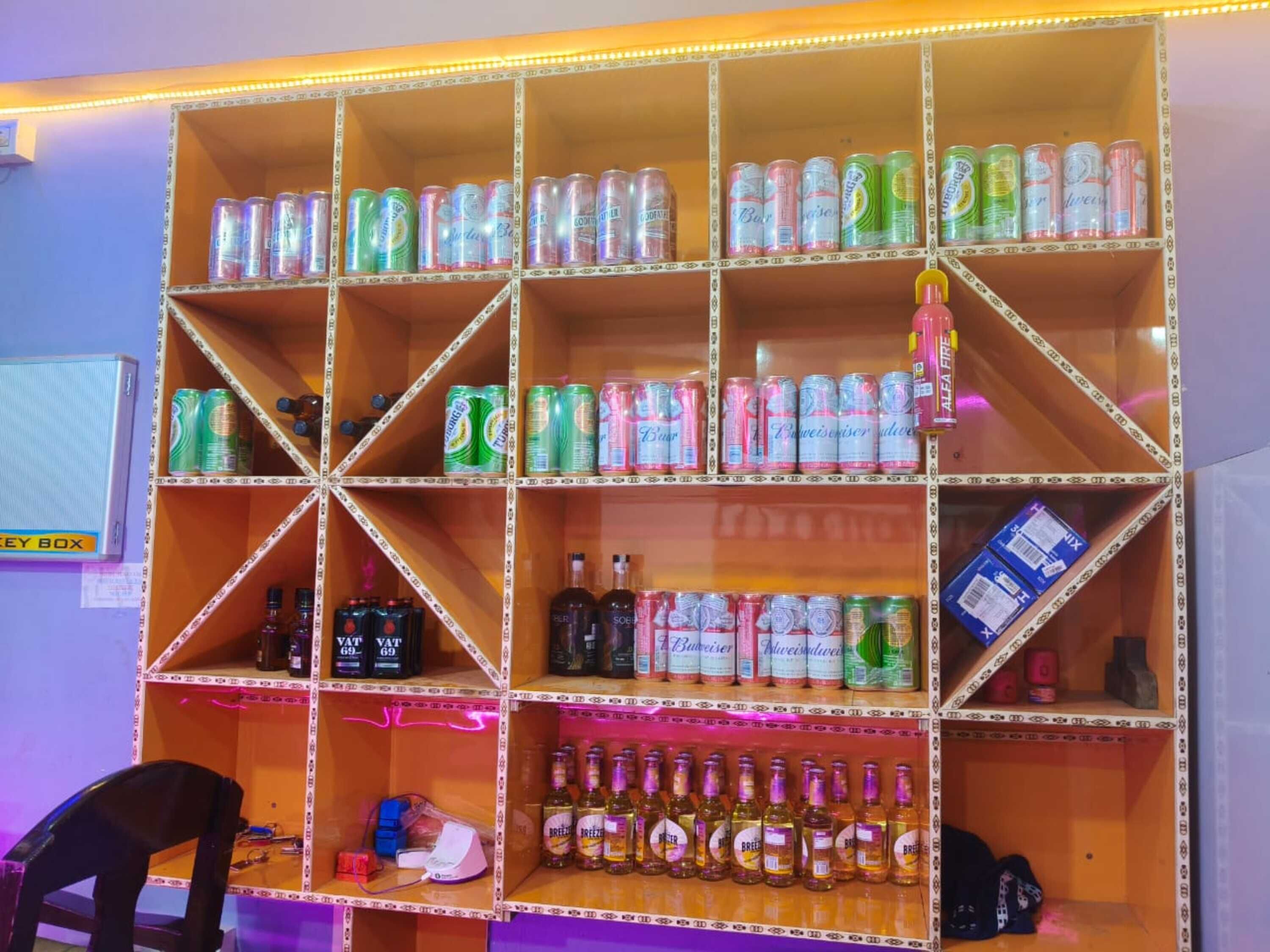 Bar (in der Unterkunft)