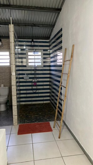 Douche, papier toilette