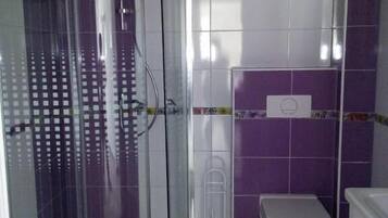 Apartment, Balcony, Courtyard View | Bathroom
