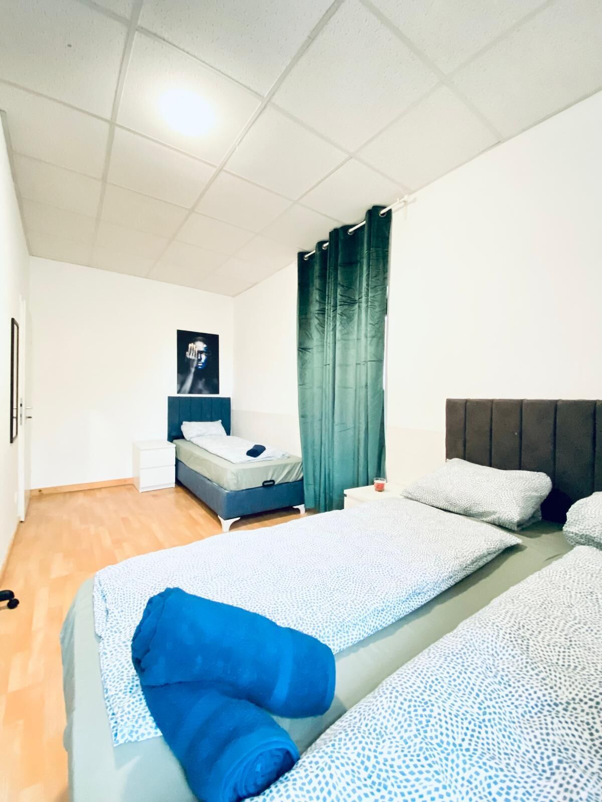 Basic Room | Iron/ironing board