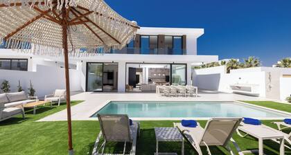 Brand New 4 Bedroom Villa with private pool, 100 meters from the beach