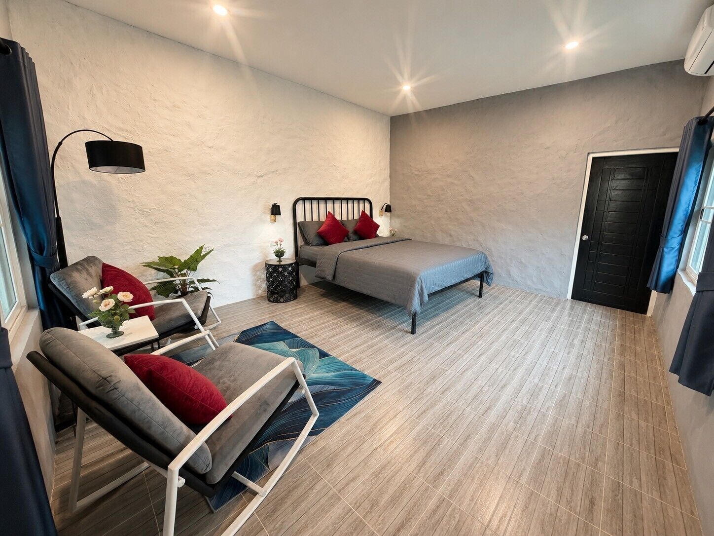Deluxe Single Room, 1 Queen Bed, Housekeeping, Garden View | Premium bedding, pillowtop beds, desk, laptop workspace