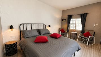 Deluxe Single Room, 1 Queen Bed, Housekeeping, Garden View | Premium bedding, pillowtop beds, desk, laptop workspace