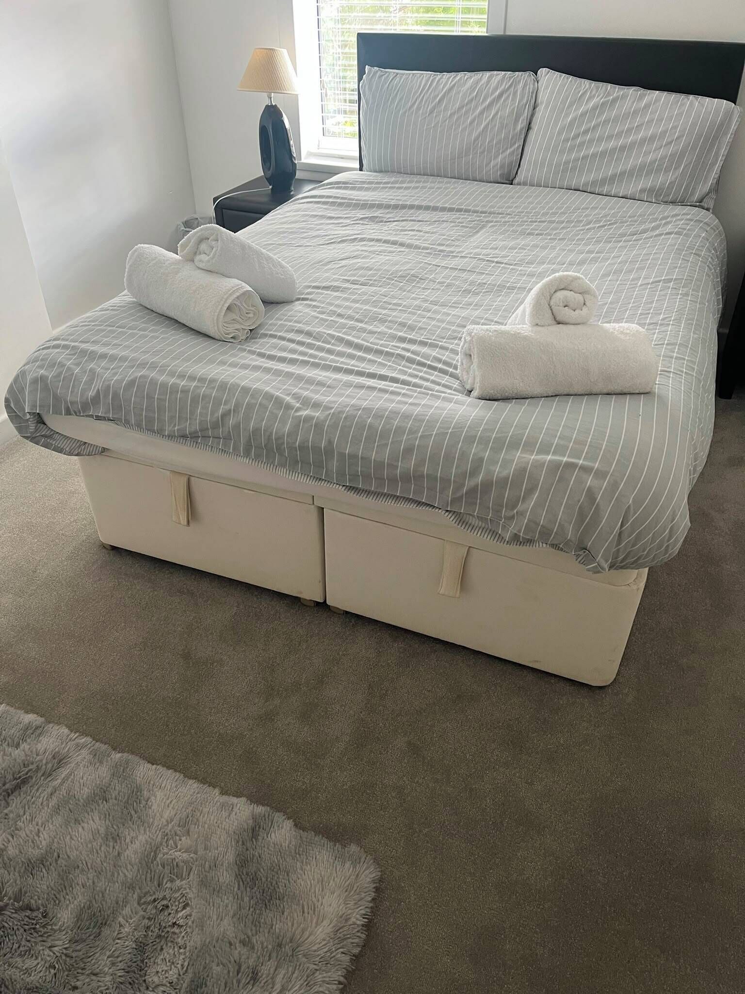 Iron/ironing board, internet, bed sheets