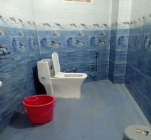 Quarto solteiro standard, sacada, vista para a montanha | Banheiro | Chuveiro, toalhas de banho, sabonete, papel higiênico
