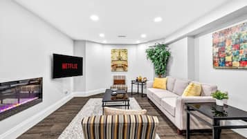 TV, fireplace