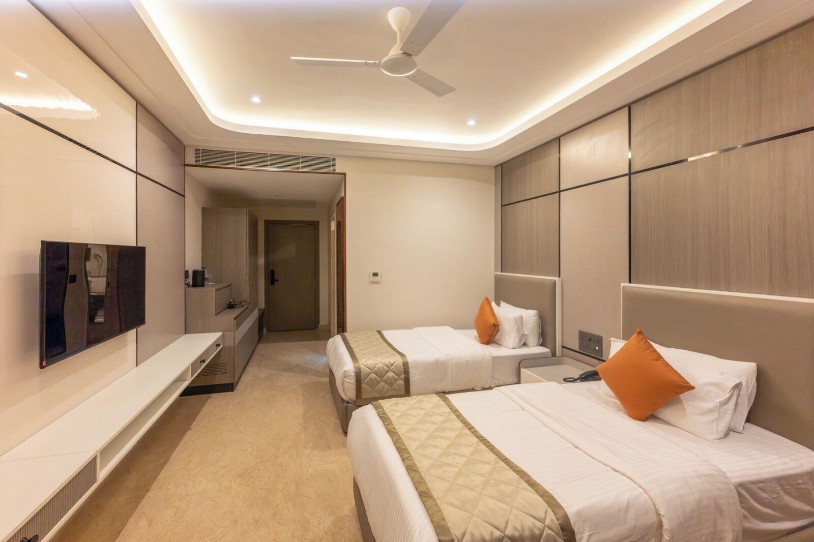 Superior Double or Twin Room | In-room safe, blackout drapes, iron/ironing board, free WiFi