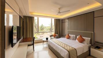 Superior King Room | In-room safe, blackout curtains, iron/ironing board, free WiFi