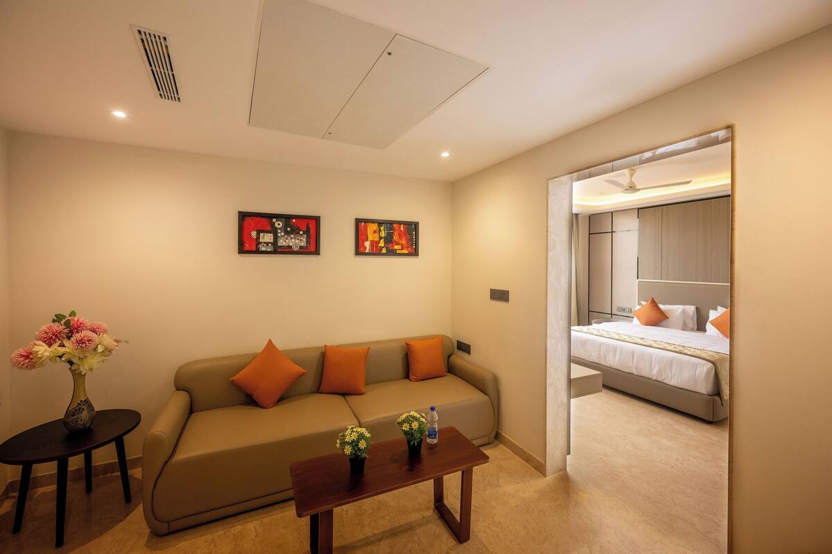Executive Suite | Living area