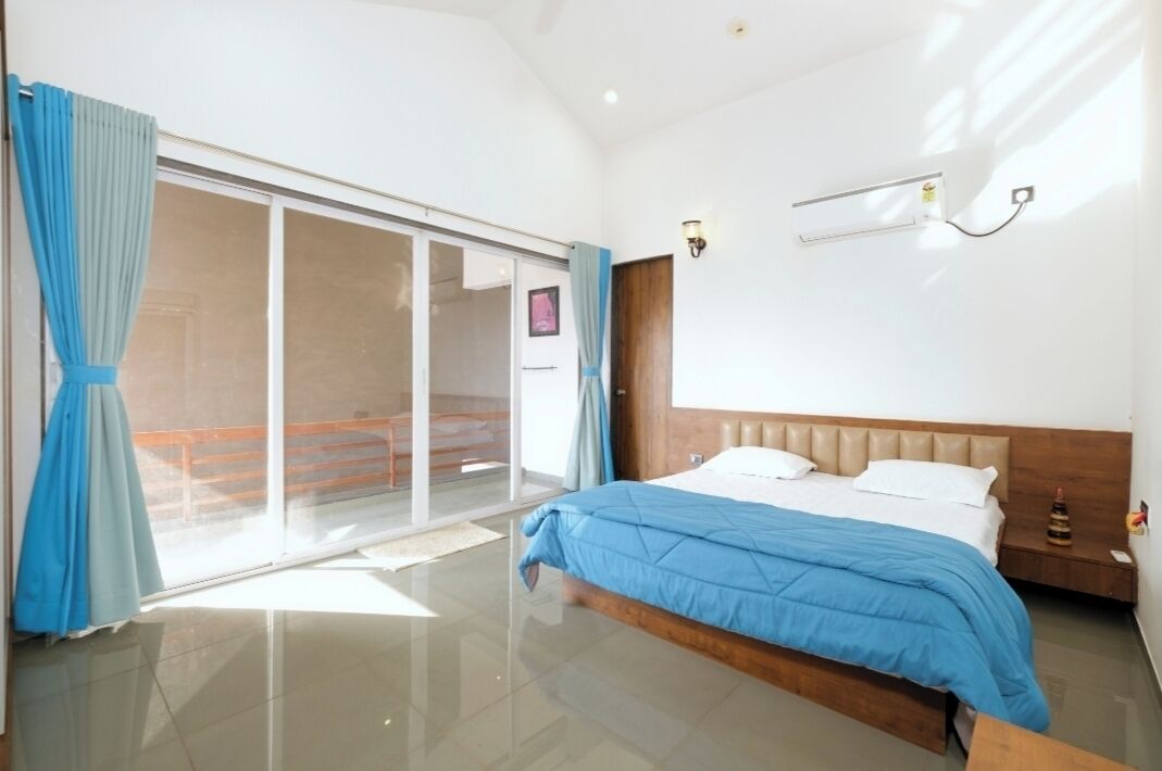 3 slaapkamers, een strijkplank/strijkijzer, gratis wifi, beddengoed