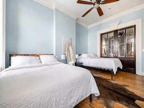 Room - Brownstone Charm • 8 Min to NYC & MetLife • Parkings • Backyard • BBQ (Weehawken Township)