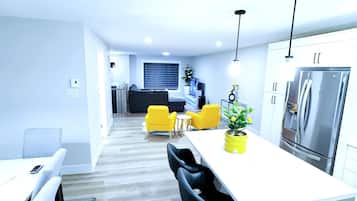House, 3 Bedrooms, Accessible, Balcony | Interior