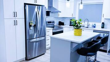 House, 3 Bedrooms, Accessible, Balcony | Interior