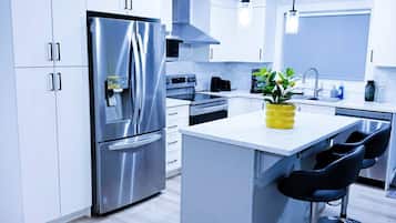 House, 3 Bedrooms, Accessible, Balcony | Interior