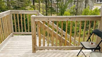 House, 3 Bedrooms, Accessible, Balcony | Property grounds