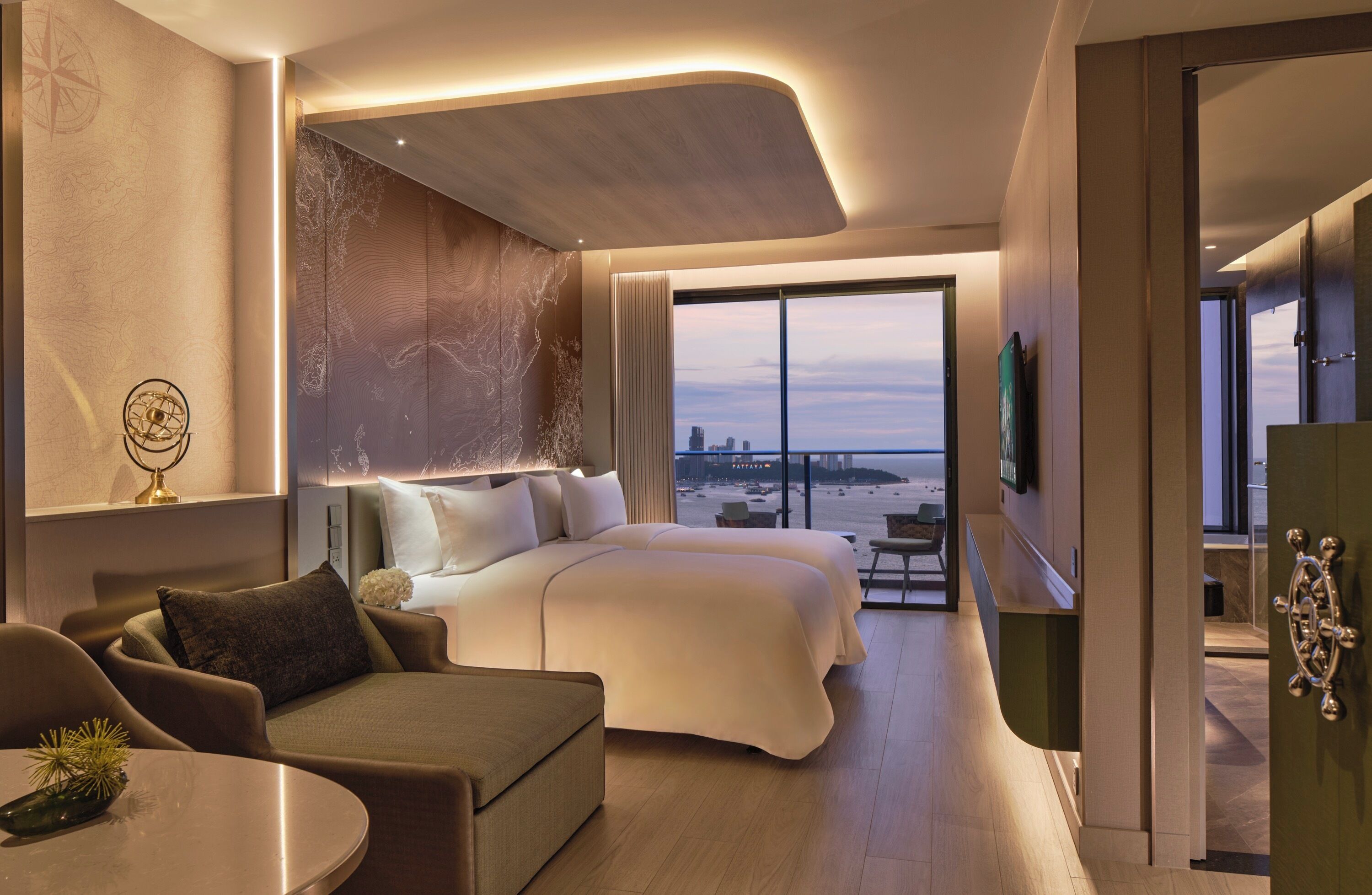 Deluxe Twin Room | In-room safe, blackout drapes, soundproofing, WiFi (free)