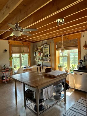 Private kitchen - Nature-inspired sanctuary (Freeville)