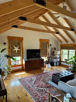 Living area - Nature-inspired sanctuary (Freeville)