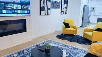 House, 3 Bedrooms, Smoking, Fireplace | Living room