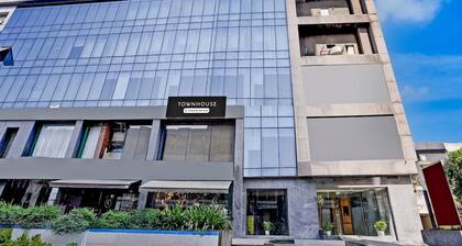 Deluxe Townhouse PBG Mall Vashi