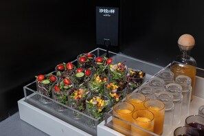 Colazione a buffet a pagamento, servita tutte le mattine 